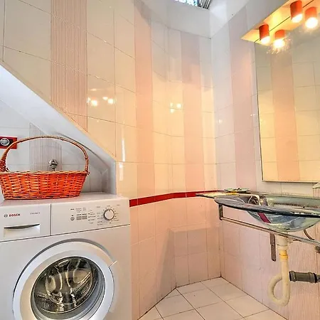 Sleeps 6 Pool Air Con Wifi *