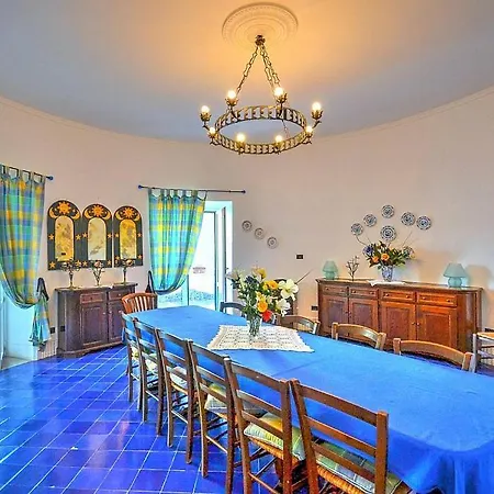 Villa Sleeps 6 Pool Air Con Wifi