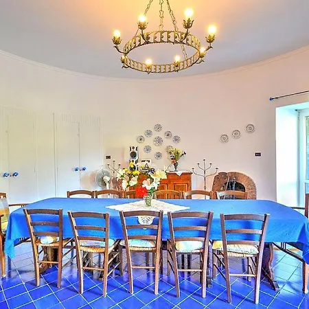 Sleeps 6 Pool Air Con Wifi Maiori