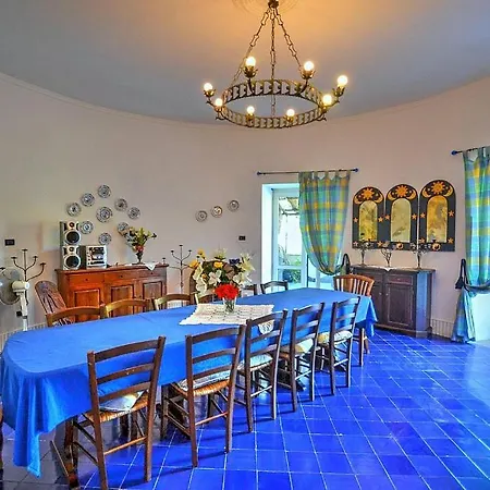 Sleeps 6 Pool Air Con Wifi Maiori