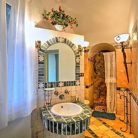 Villa Sleeps 6 Pool Air Con Wifi Maiori
